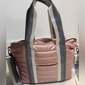 NWT Think Royln Junior Wingman bag in color Pearl Blush